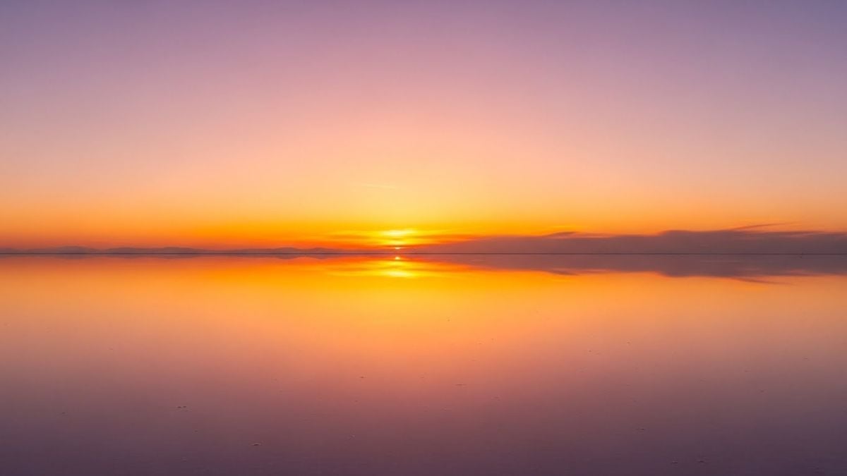 Sunrise at Uyuni Salt Flat